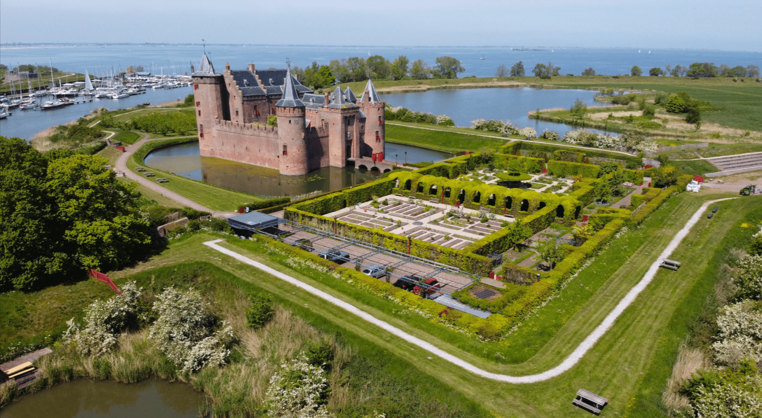 Exploring Dutch Castles: Muiderslot and Its Medieval Charms